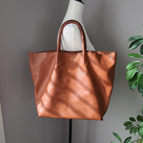 Urban Originals Luxury vegan leather brown tote - Picture 2 of 8